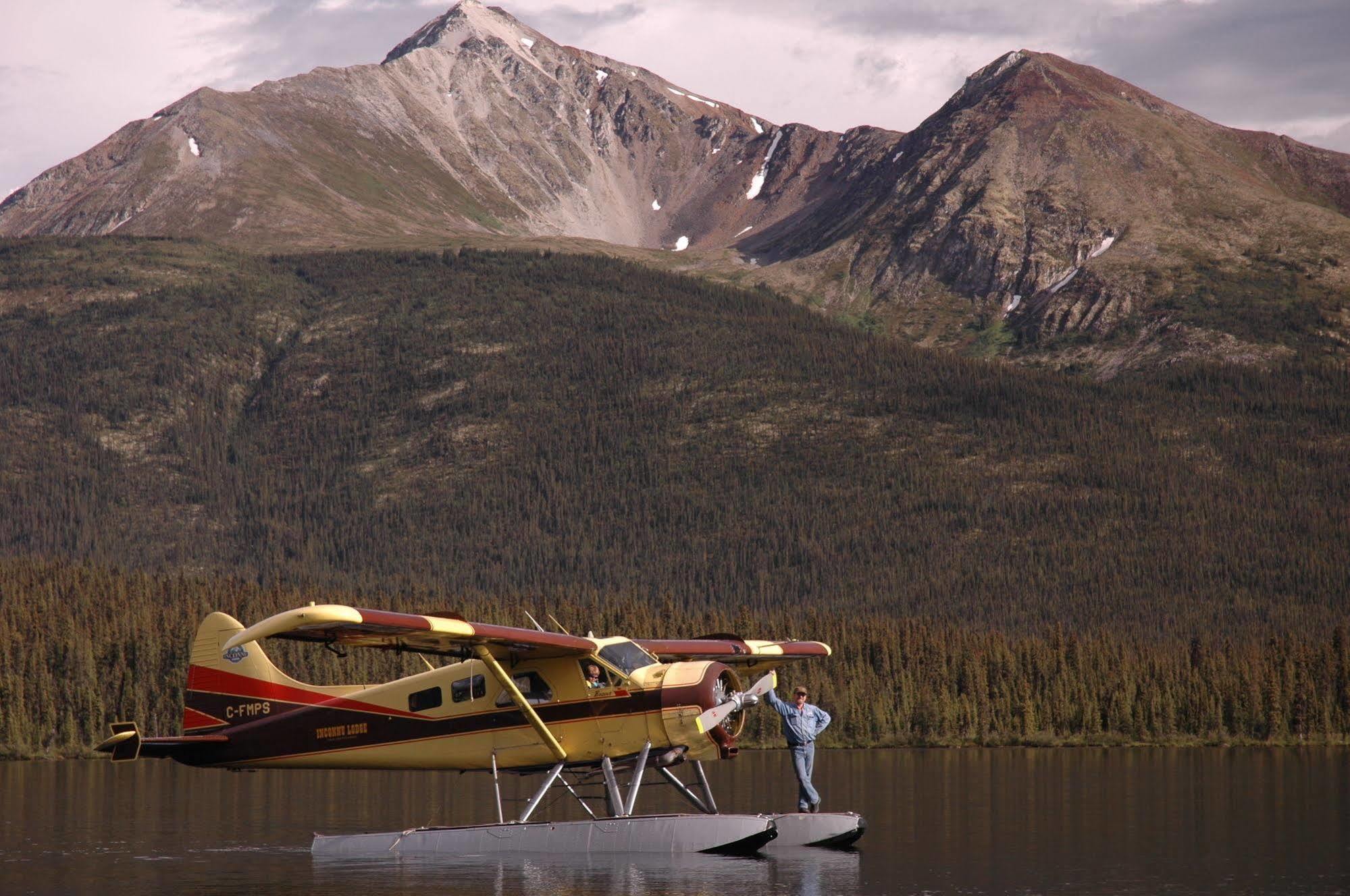 Inconnu Lodge Mcevoy Lake エクステリア 写真